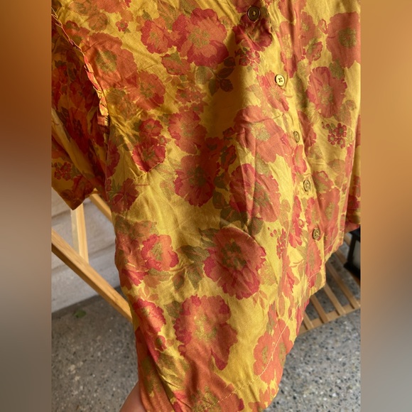 Floral crop Top. Size- XS (Fit S too) - Picture 9 of 11